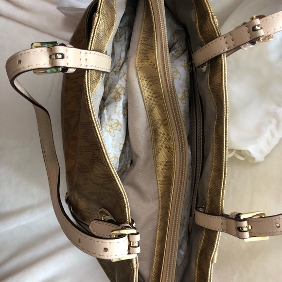 🔴SOLD🔴 Michael Kors Jet Set Travel Tote Bag - Picture 4 of 7